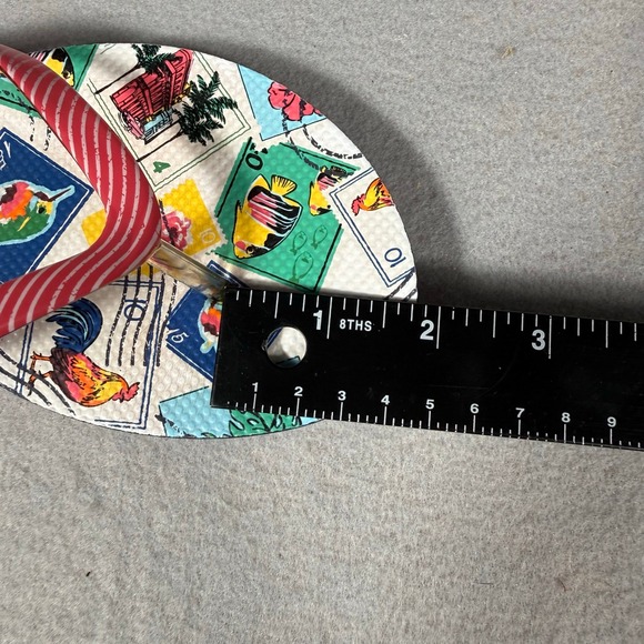 Vera Bradley Flip Flops Size 8/M Stamp Print‎ Red Stripe Straps Beach Sandals - Picture 9 of 17